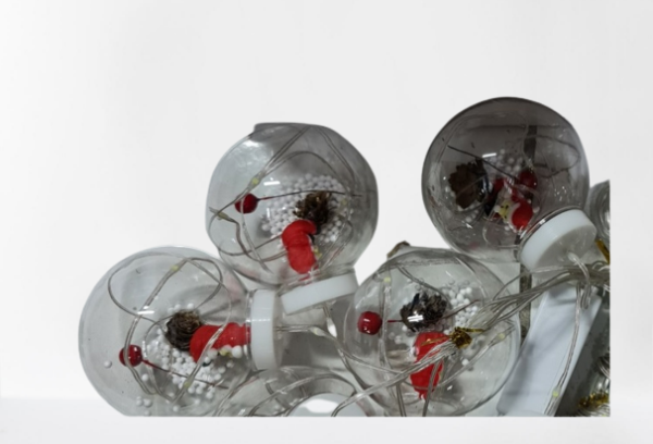 Karácsonyi gömb alakú fényfüggöny 3 méteres, fehér színben, mikulás – 22651