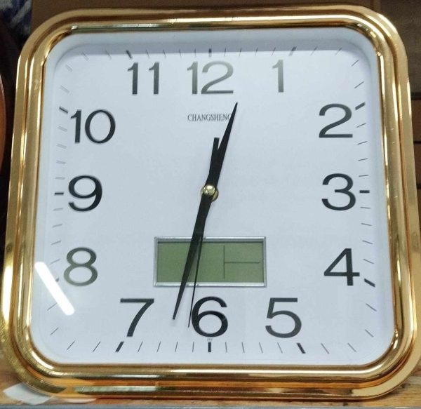 Négyzet formájú quartz óra +elektronikus dátum kijelzővel